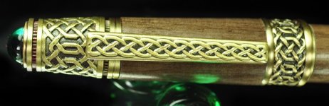 Celtic Fountain Pen American Walnut CLOSE UP web.jpg