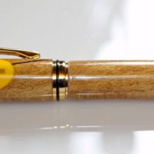 Yellow Cross Inlay on a JR Gentlemens Pen